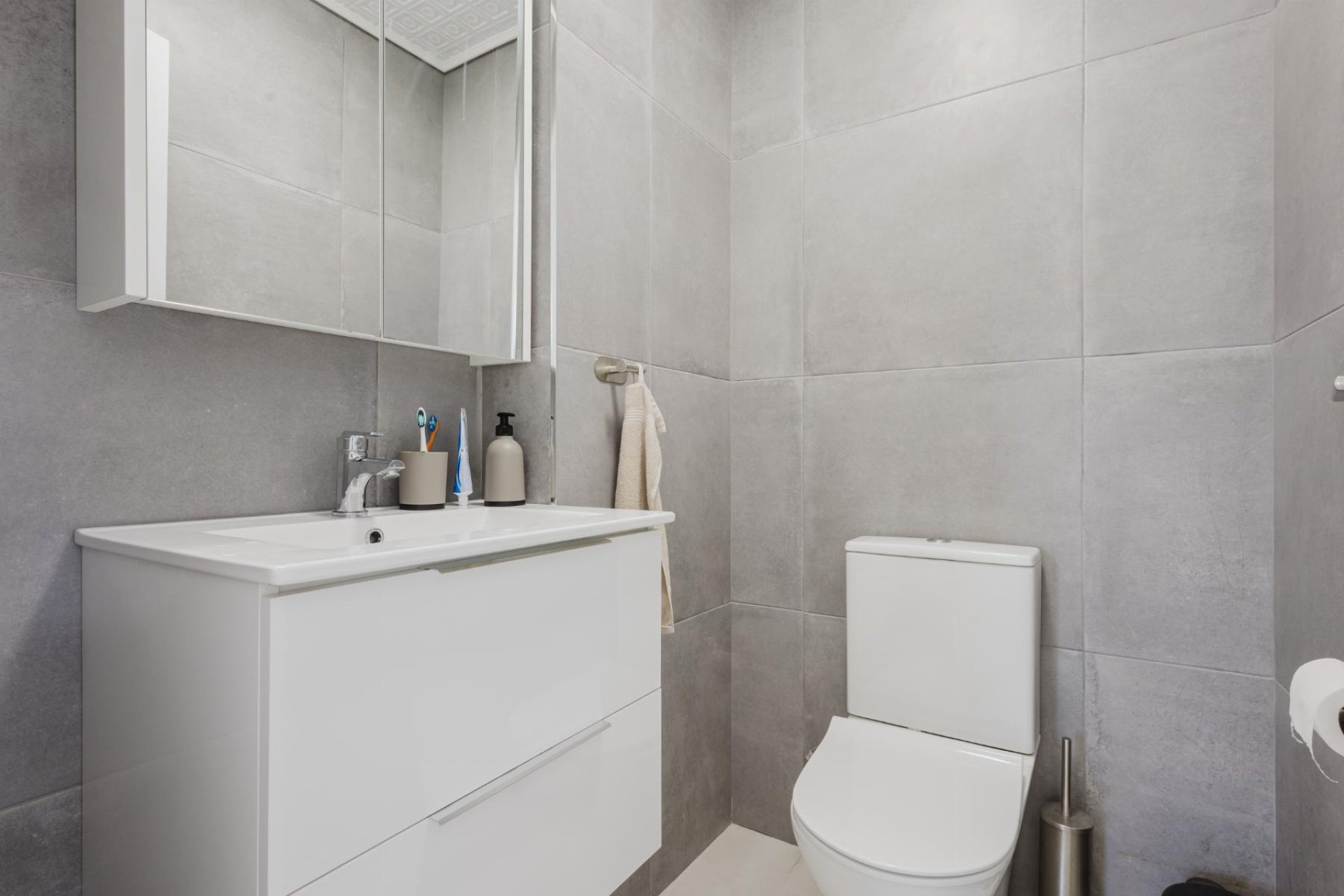 Resale - Apartment - Torrevieja - Playa del Acequión