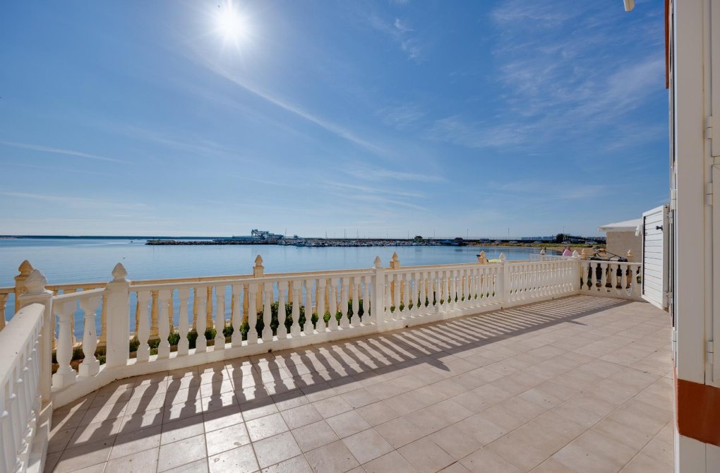 Resale - Apartment - Torrevieja - Playa del Acequión