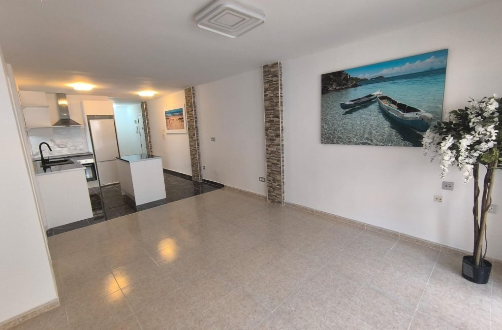 Resale - Apartment - Torrevieja - Playa del cura