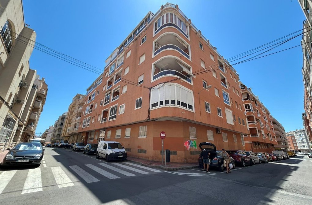 Resale - Apartment - Torrevieja - Playa del cura