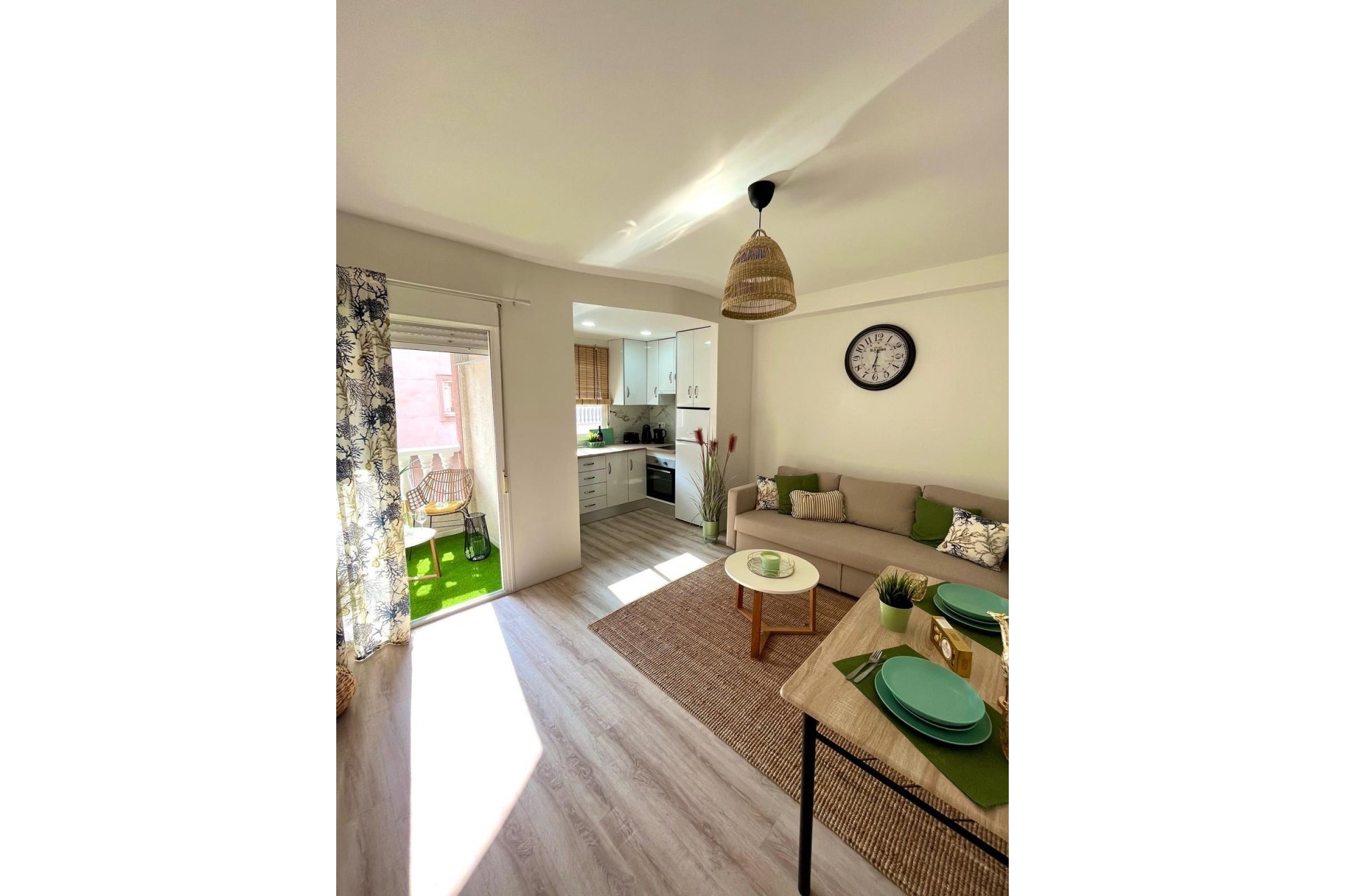 Resale - Apartment - Torrevieja - Playa del cura