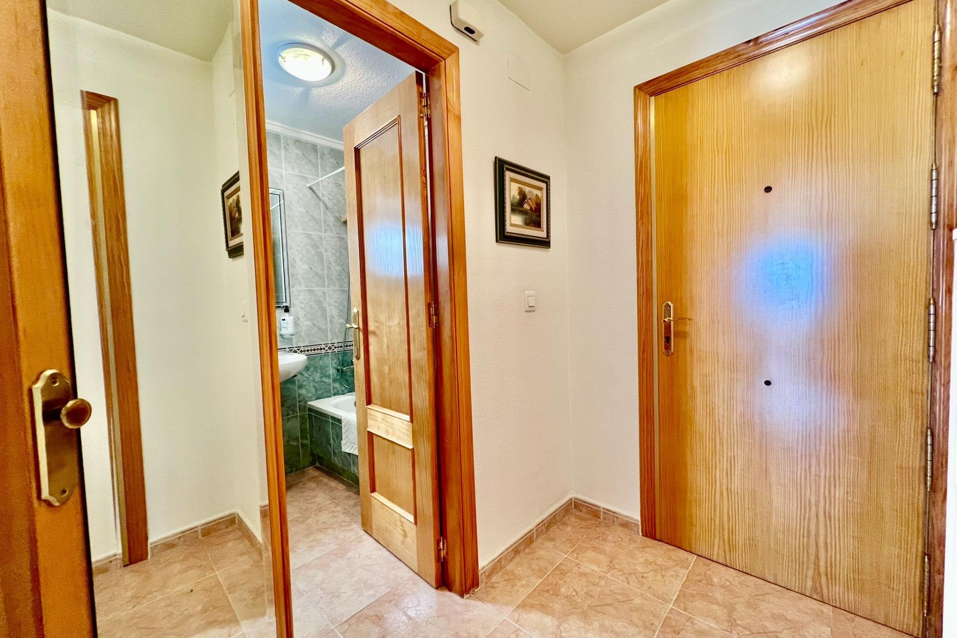 Resale - Apartment - Torrevieja - Playa del cura