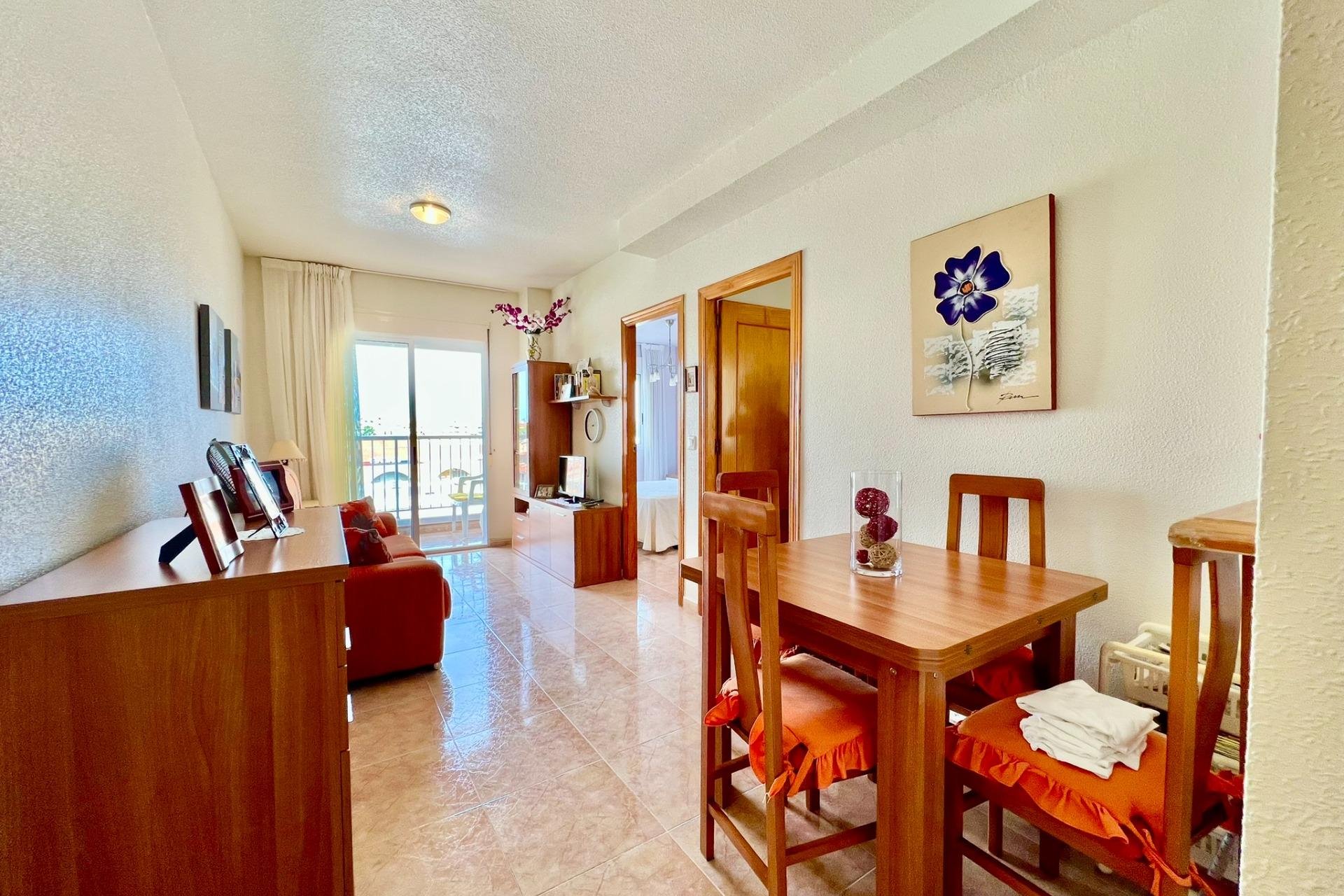 Resale - Apartment - Torrevieja - Playa del cura