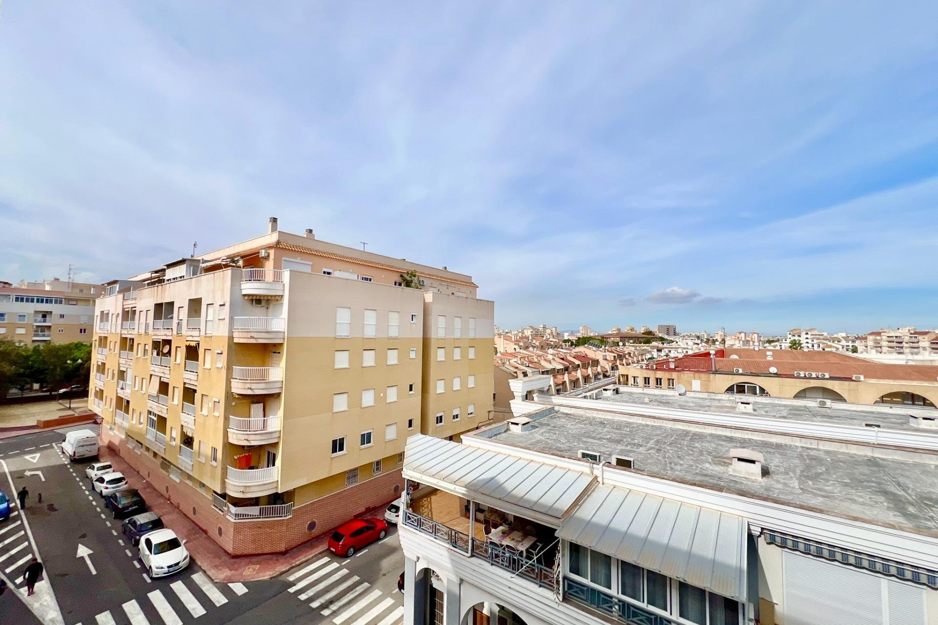 Resale - Apartment - Torrevieja - Playa del cura