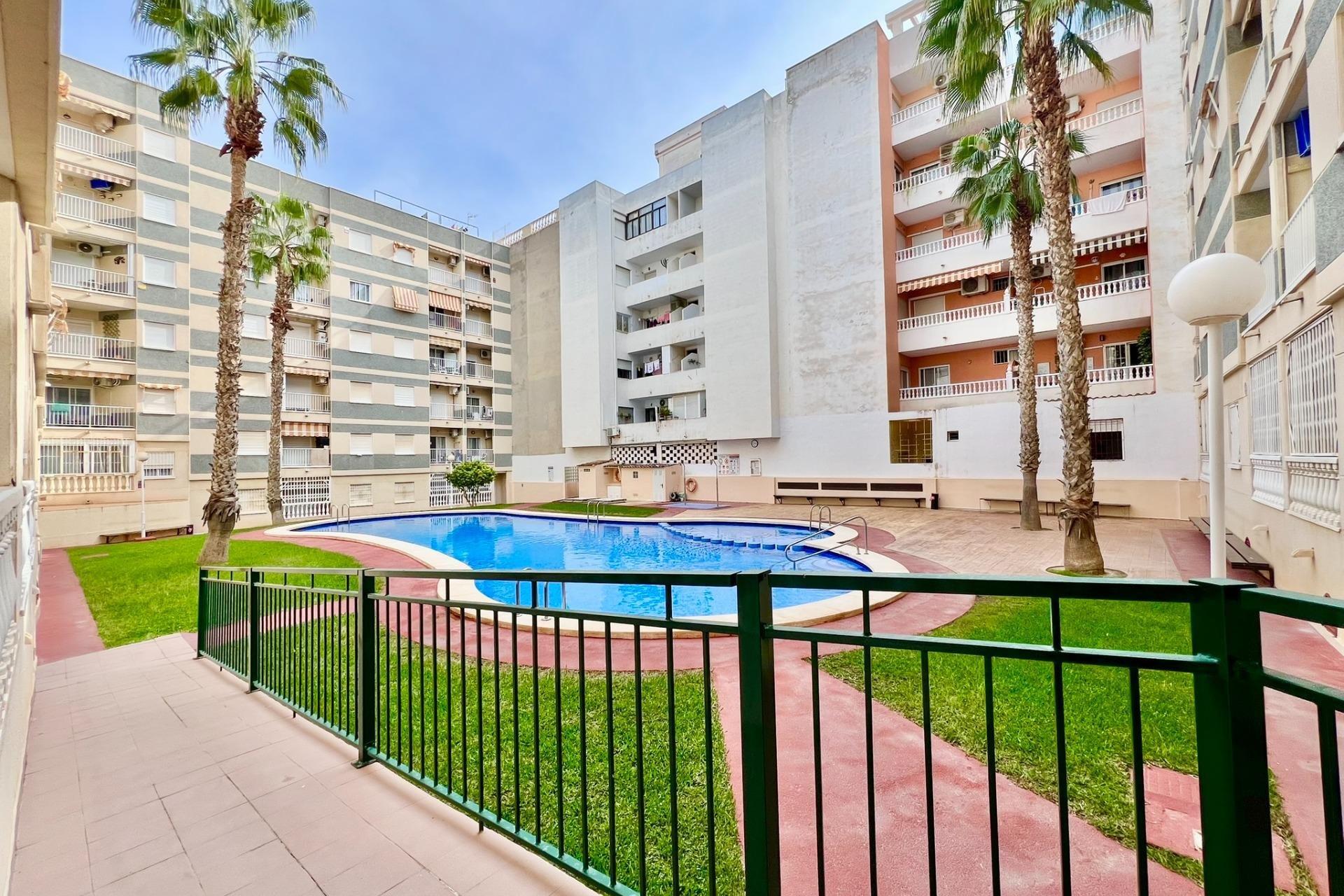 Resale - Apartment - Torrevieja - Playa del cura