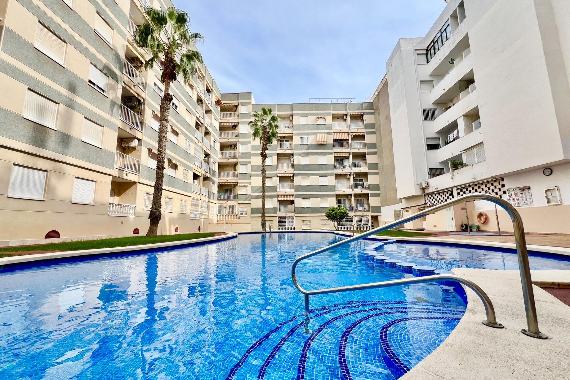 Resale - Apartment - Torrevieja - Playa del cura