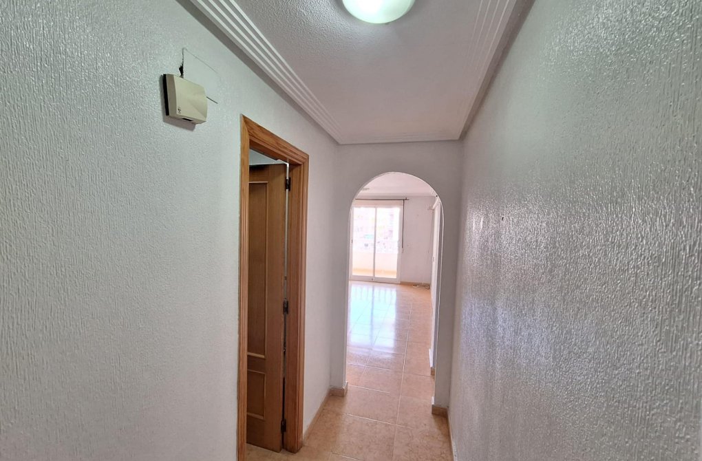 Resale - Apartment - Torrevieja - Playa del cura