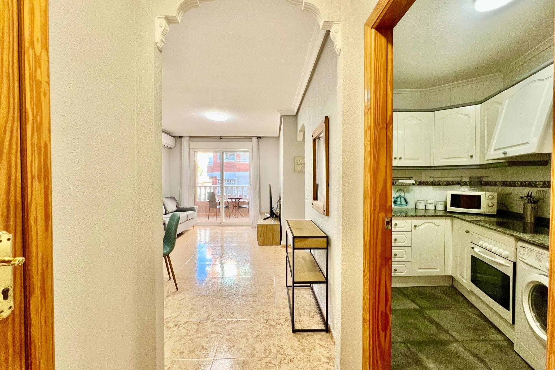 Resale - Apartment - Torrevieja - Playa del cura