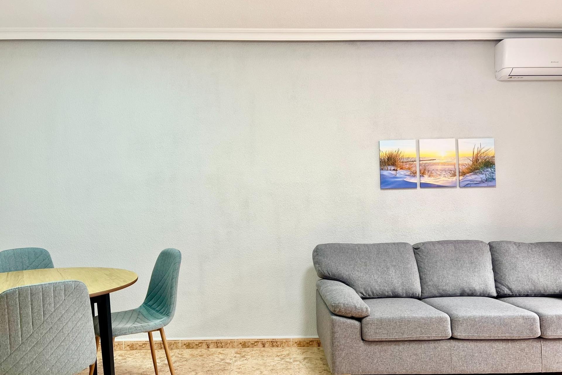 Resale - Apartment - Torrevieja - Playa del cura