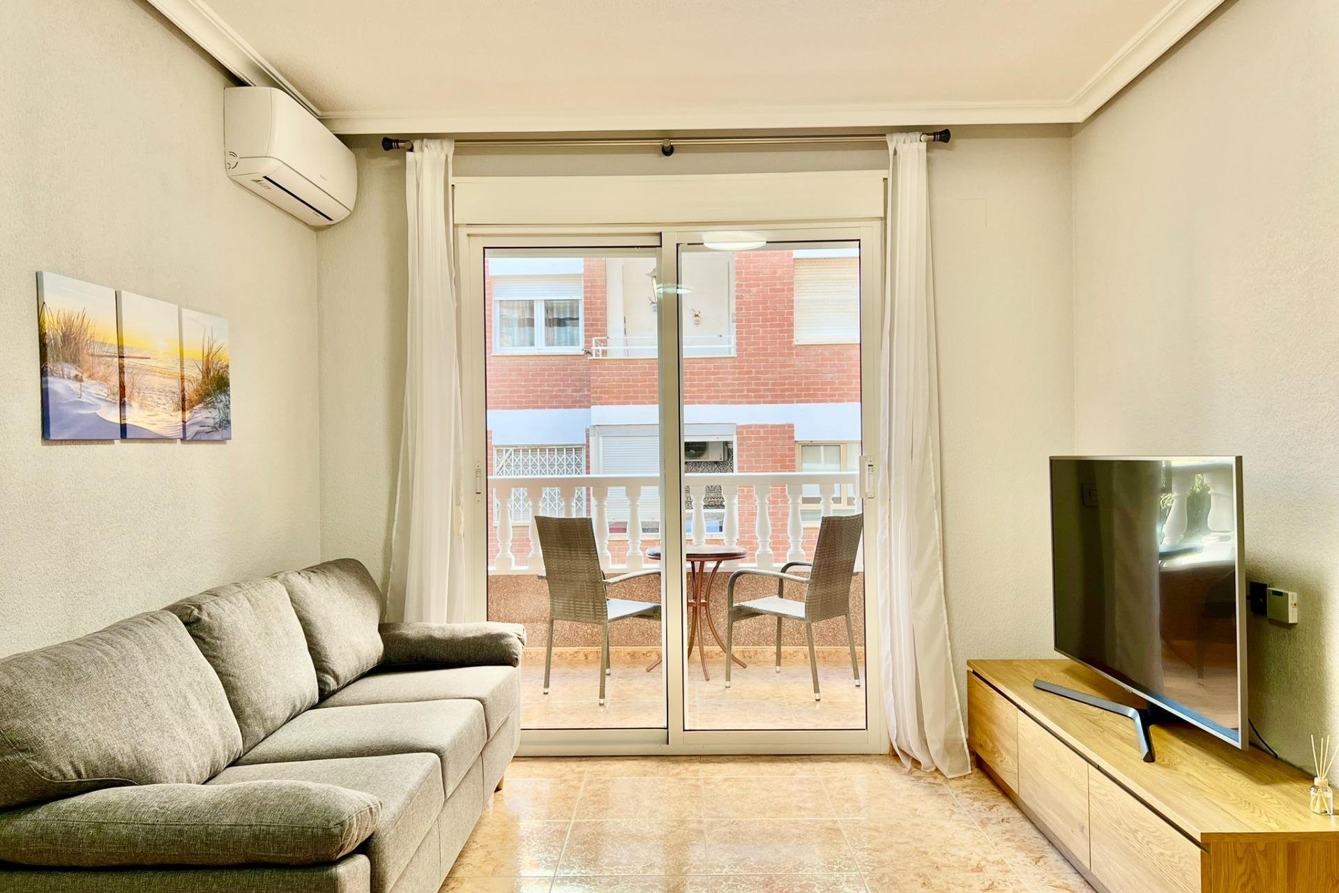 Resale - Apartment - Torrevieja - Playa del cura