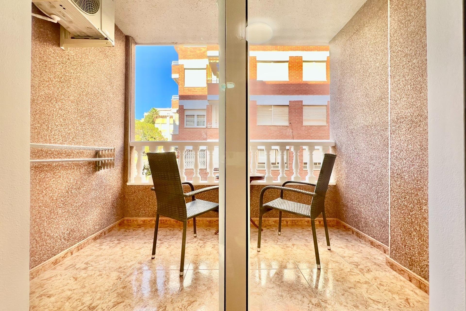 Resale - Apartment - Torrevieja - Playa del cura