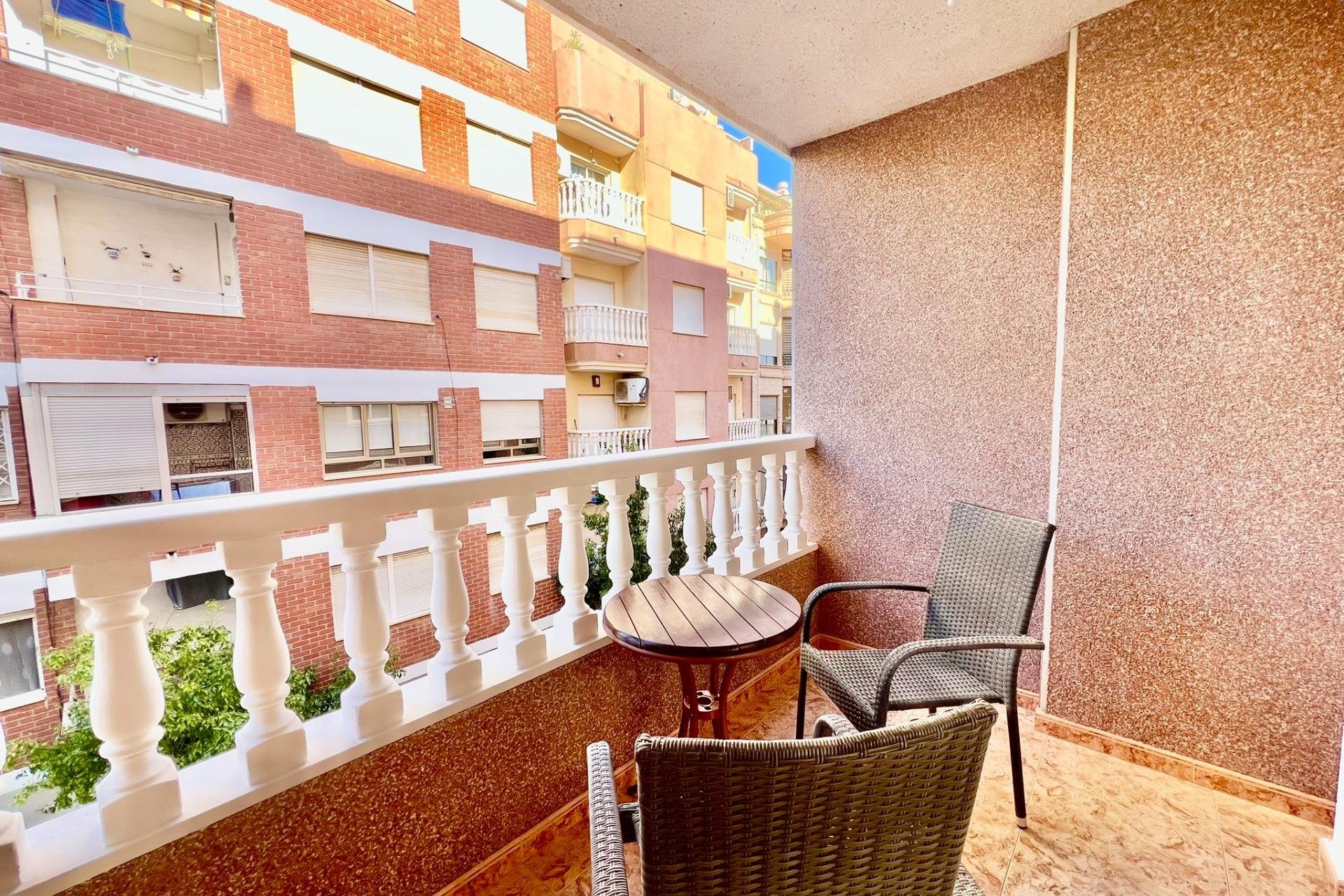 Resale - Apartment - Torrevieja - Playa del cura