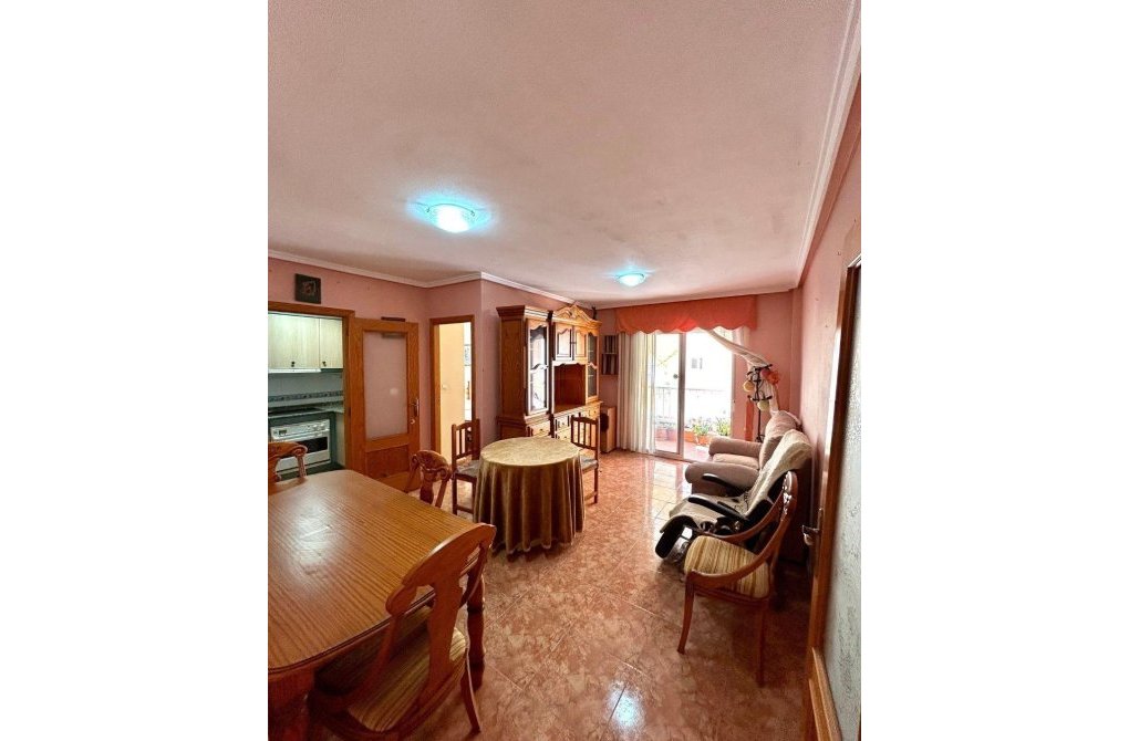 Resale - Apartment - Torrevieja - Playa del cura