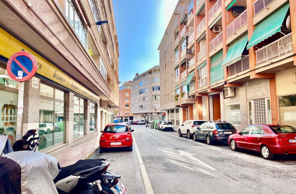 Resale - Apartment - Torrevieja - Playa del cura