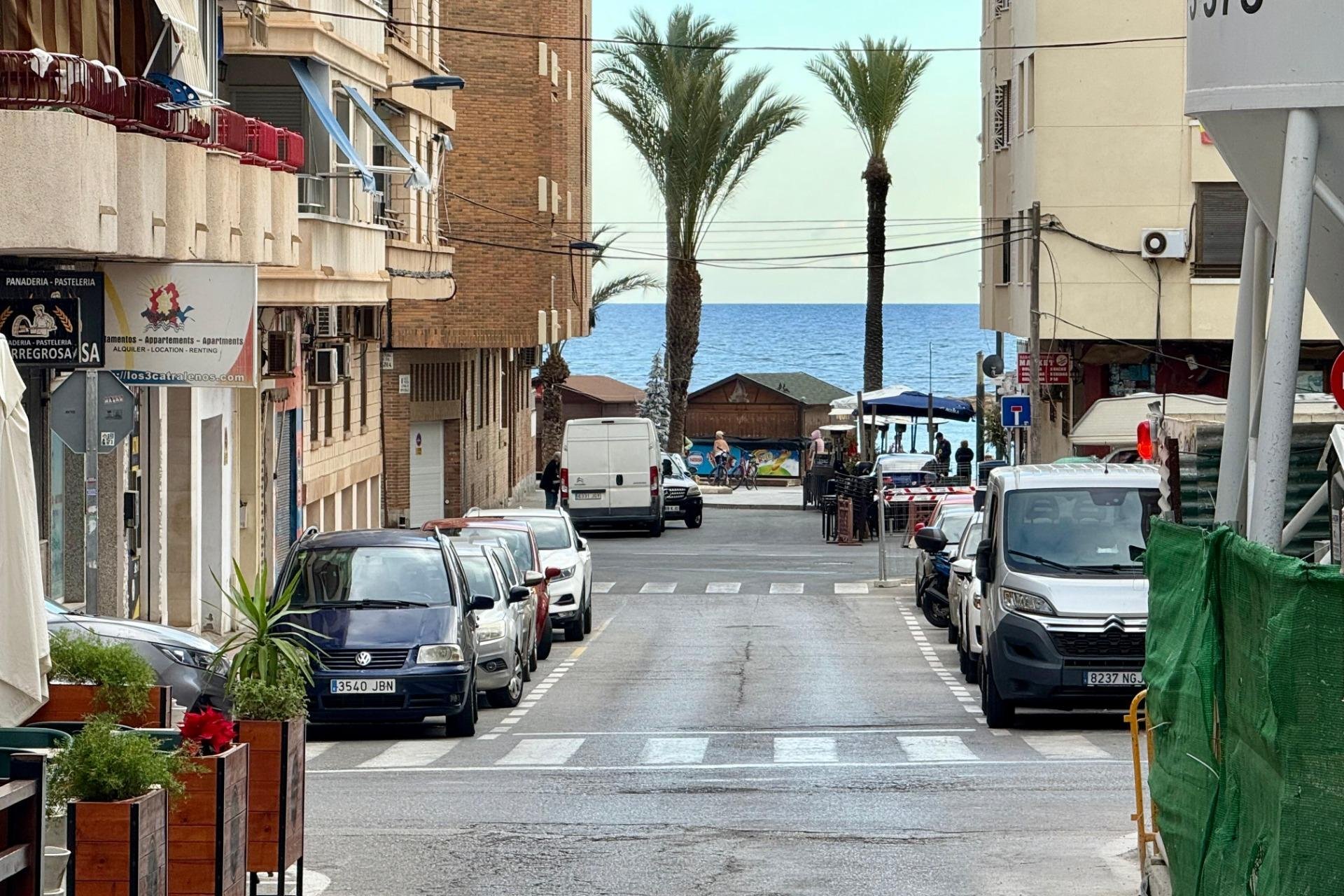 Resale - Apartment - Torrevieja - Playa del cura