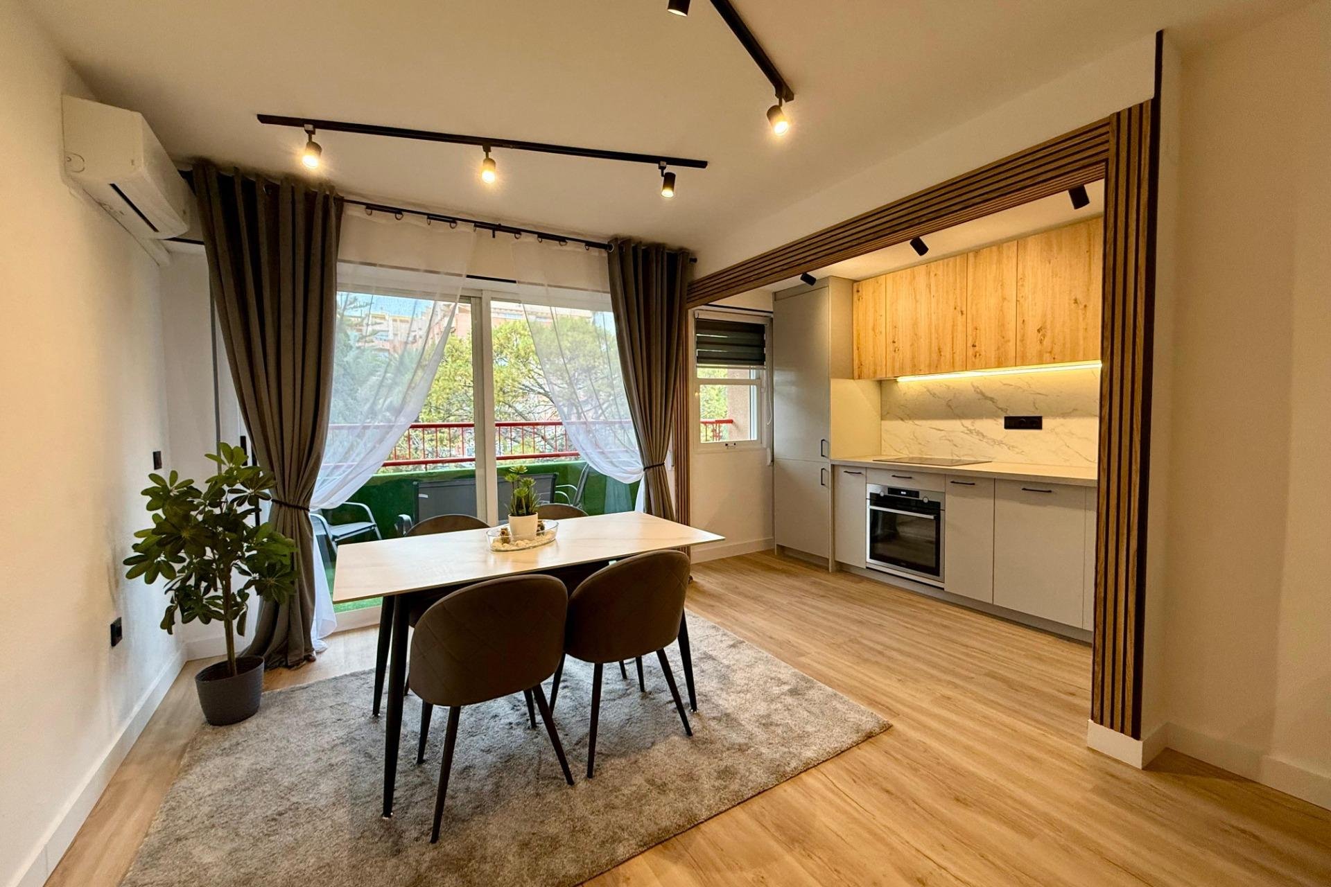 Resale - Apartment - Torrevieja - Playa del cura