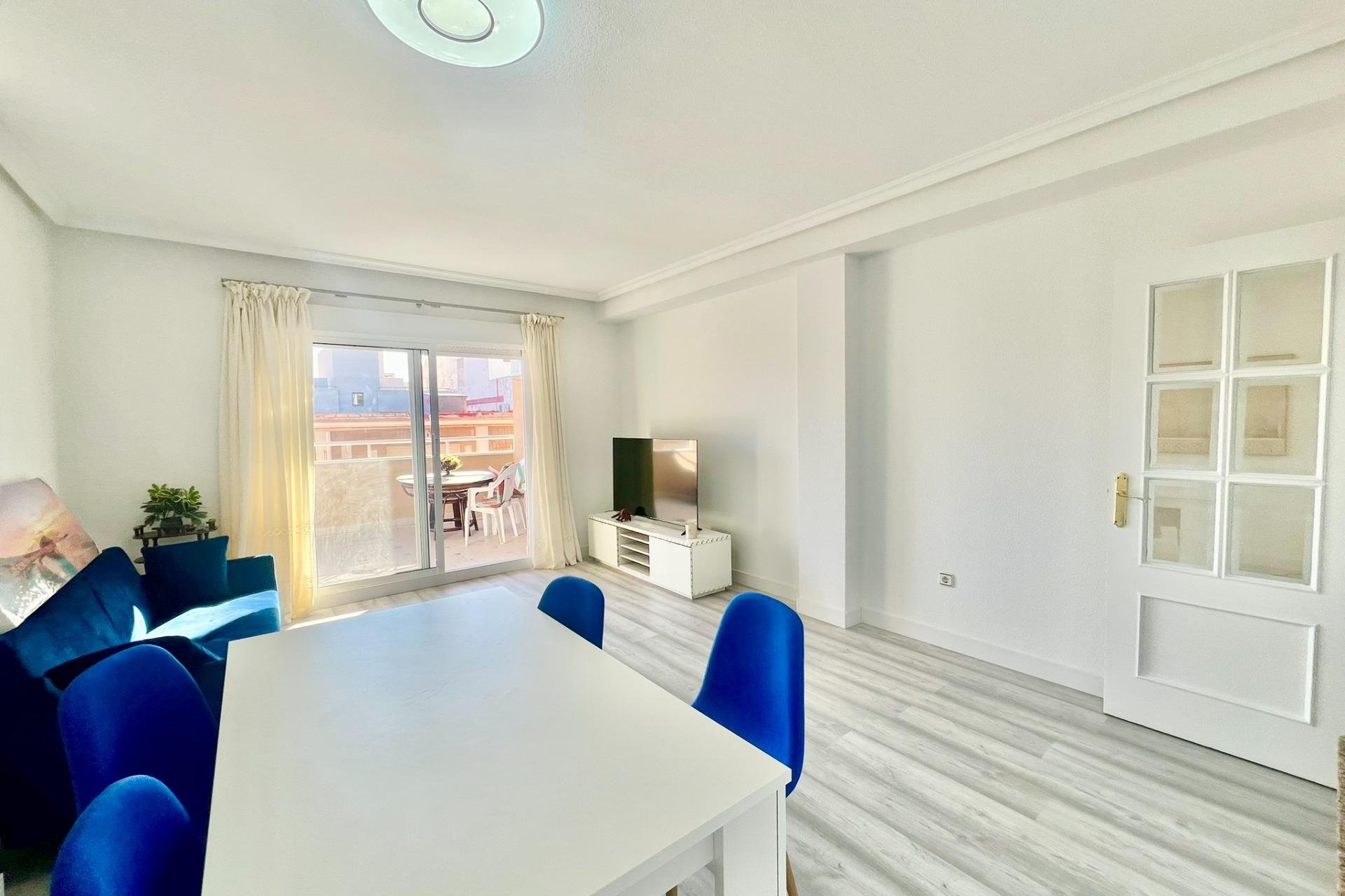 Resale - Apartment - Torrevieja - Playa del cura
