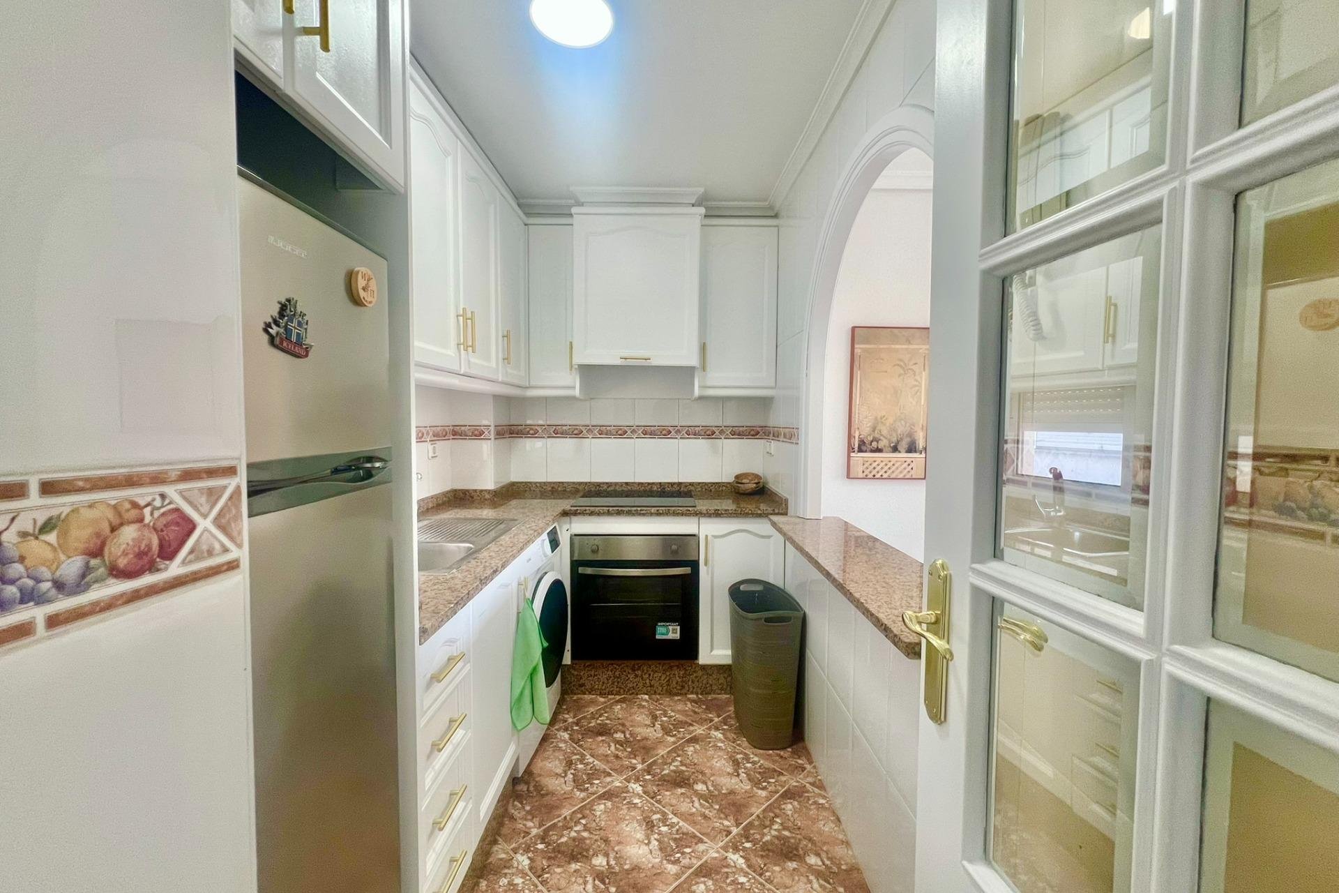 Resale - Apartment - Torrevieja - Playa del cura