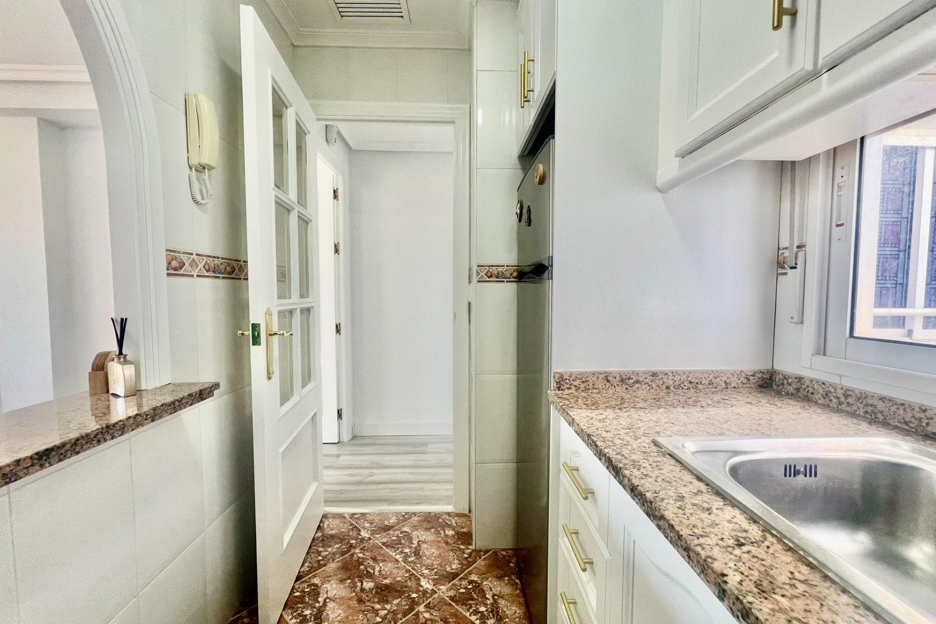 Resale - Apartment - Torrevieja - Playa del cura