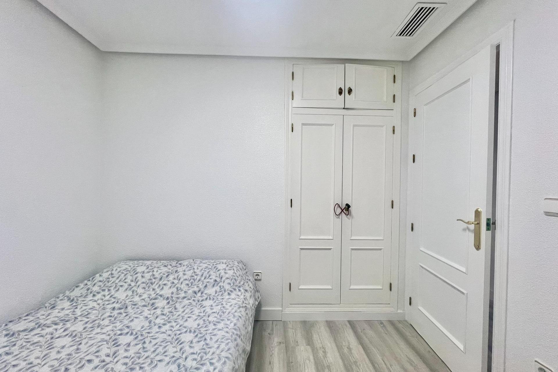 Resale - Apartment - Torrevieja - Playa del cura