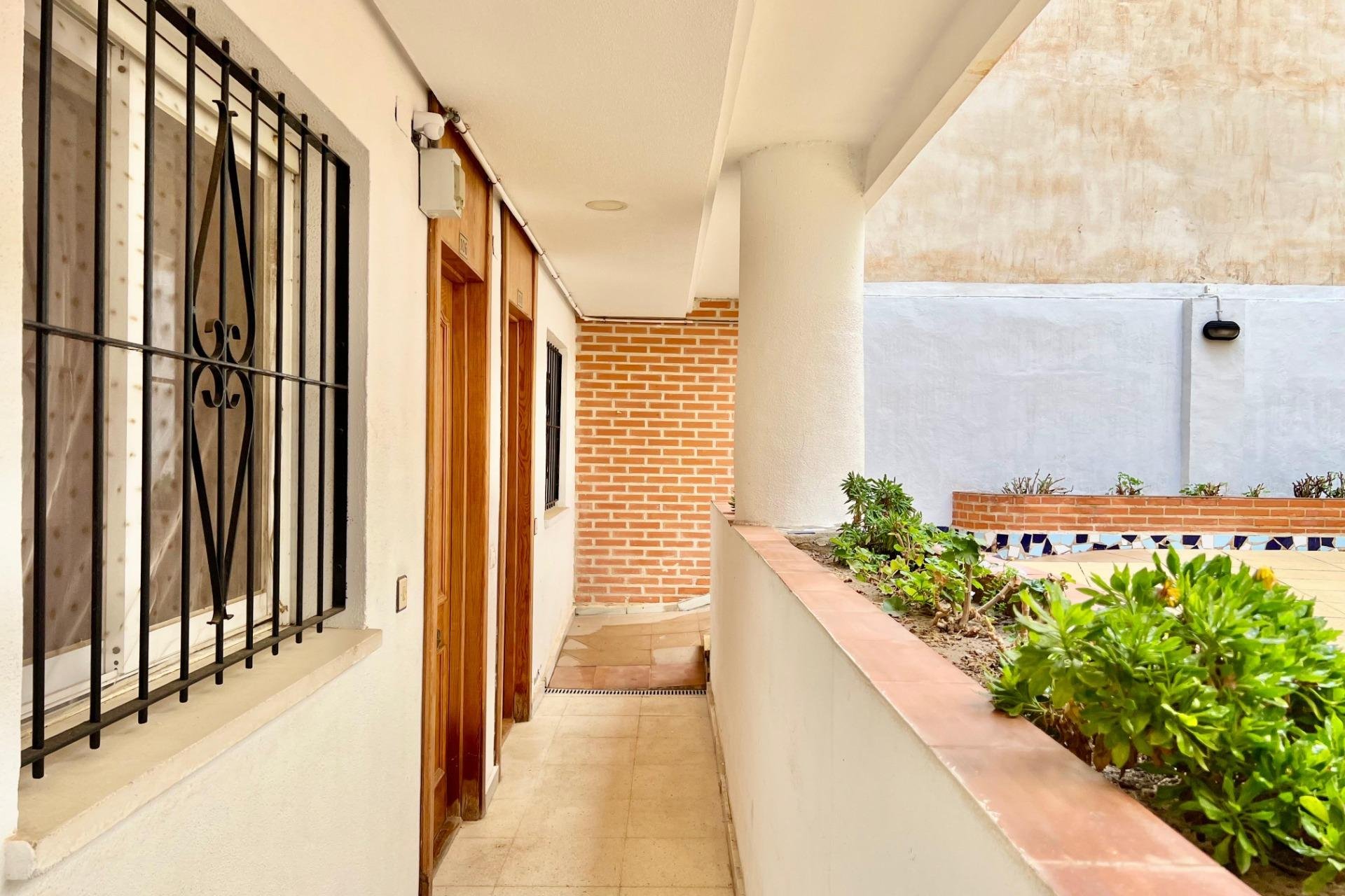 Resale - Apartment - Torrevieja - Playa del cura