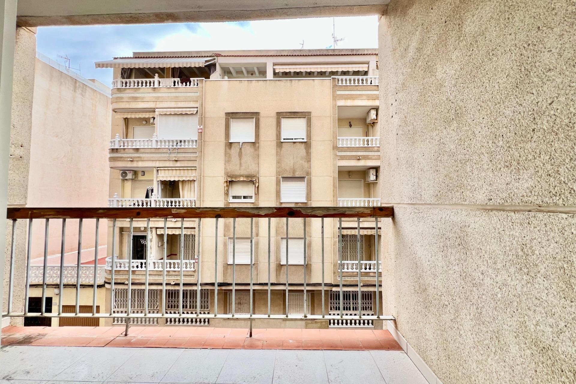 Resale - Apartment - Torrevieja - Playa del cura