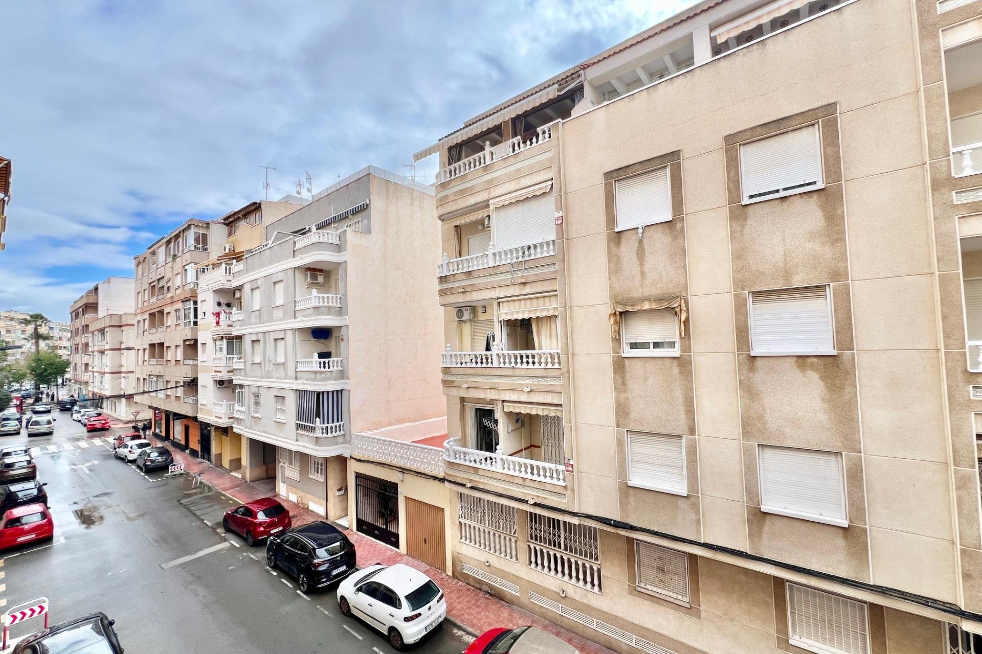 Resale - Apartment - Torrevieja - Playa del cura