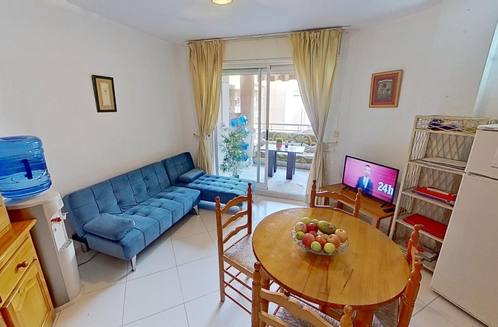 Resale - Apartment - Torrevieja - Playa del cura