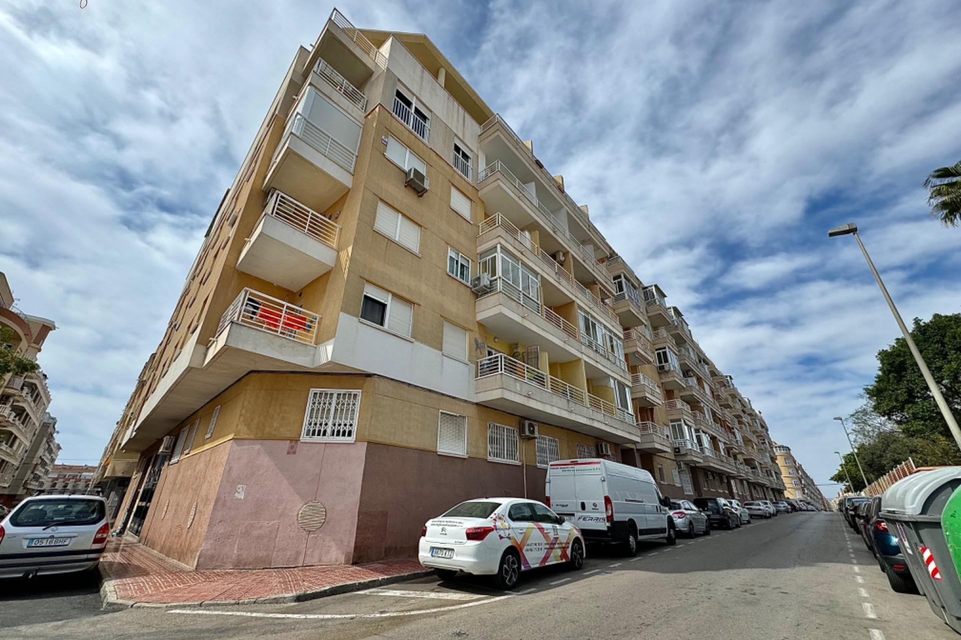 Resale - Apartment - Torrevieja - Playa del cura