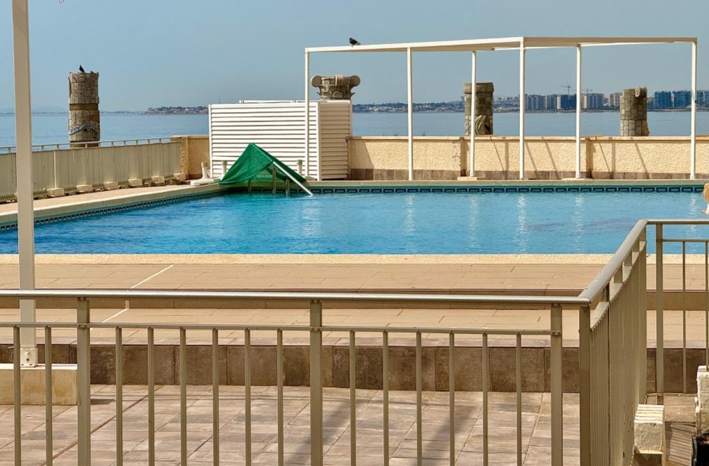 Resale - Apartment - Torrevieja - Playa del cura