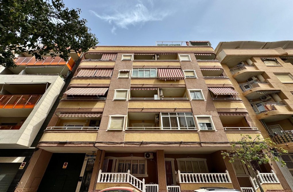 Resale - Apartment - Torrevieja - Playa del cura