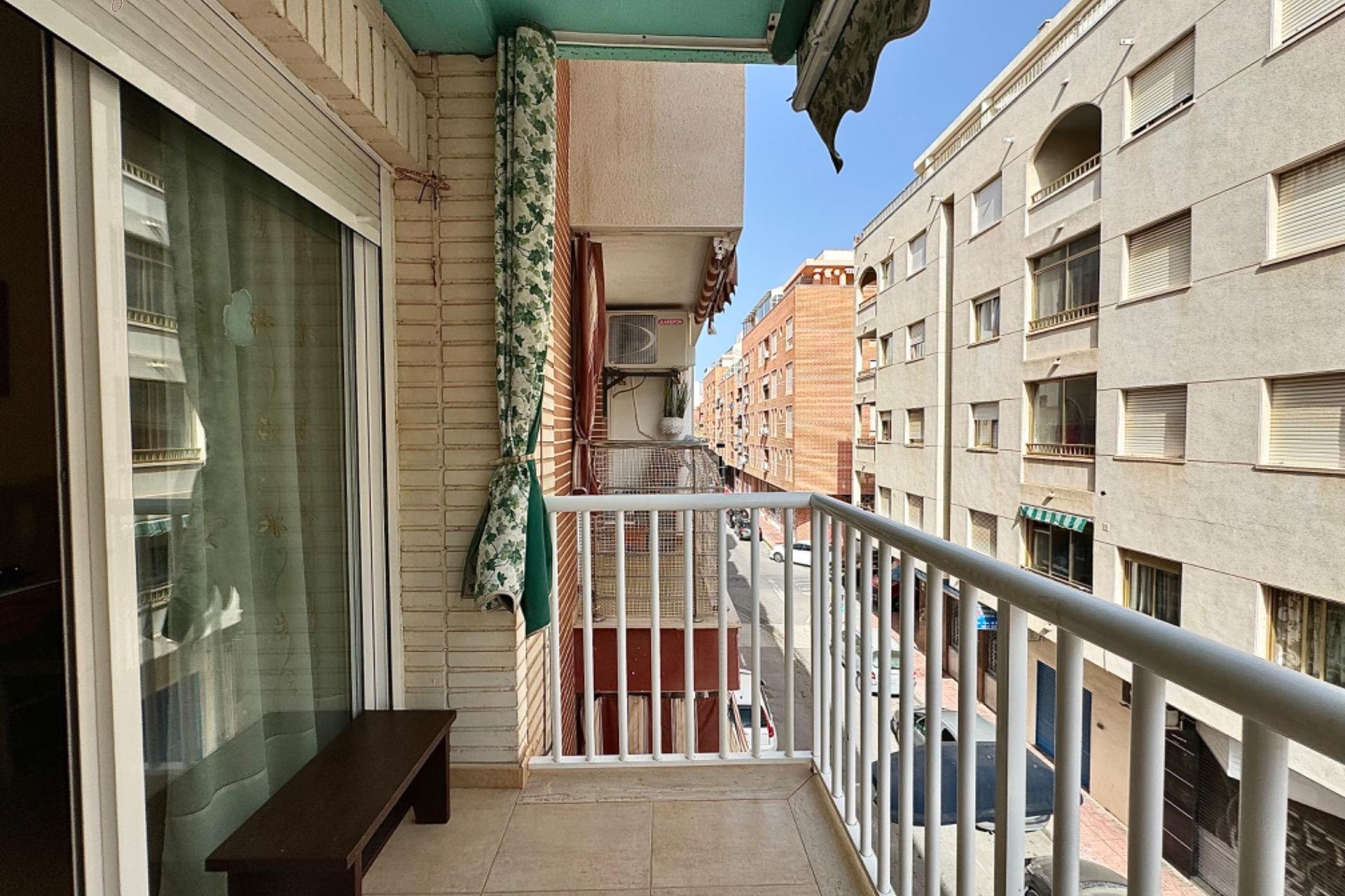 Resale - Apartment - Torrevieja - Playa del cura