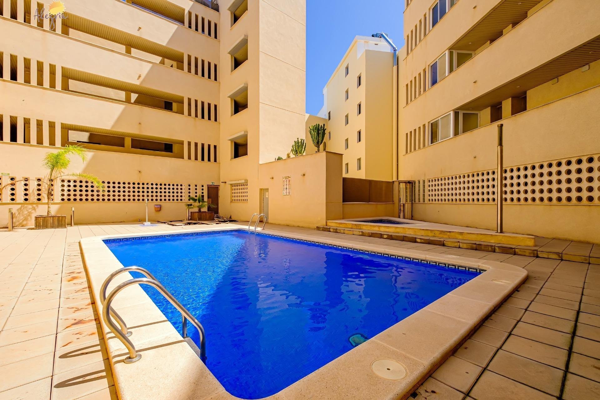 Resale - Apartment - Torrevieja - Playa del cura