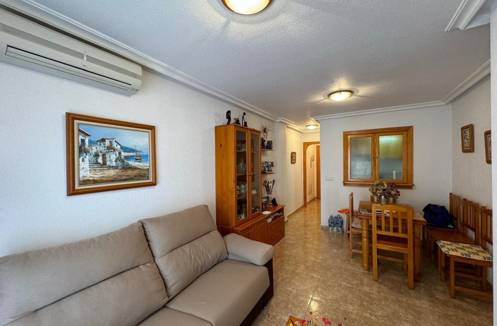 Resale - Apartment - Torrevieja - Playa del cura