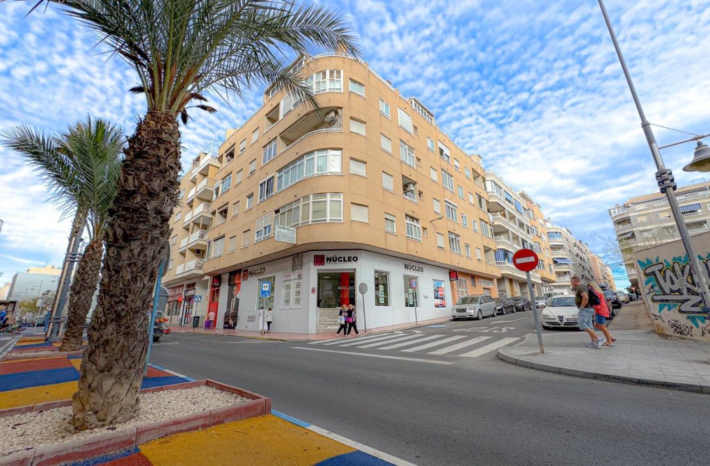 Resale - Apartment - Torrevieja - Playa del cura