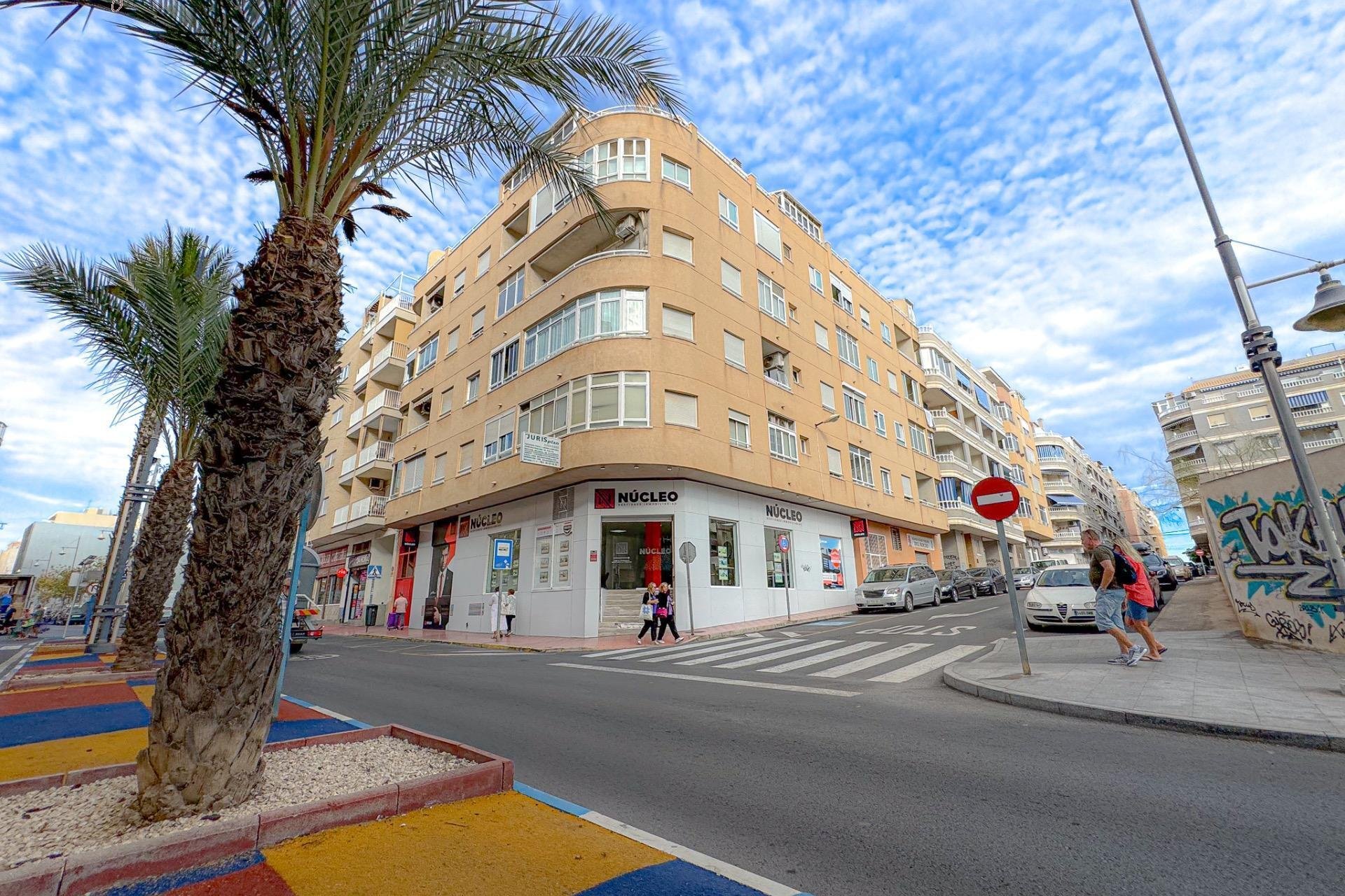 Resale - Apartment - Torrevieja - Playa del cura