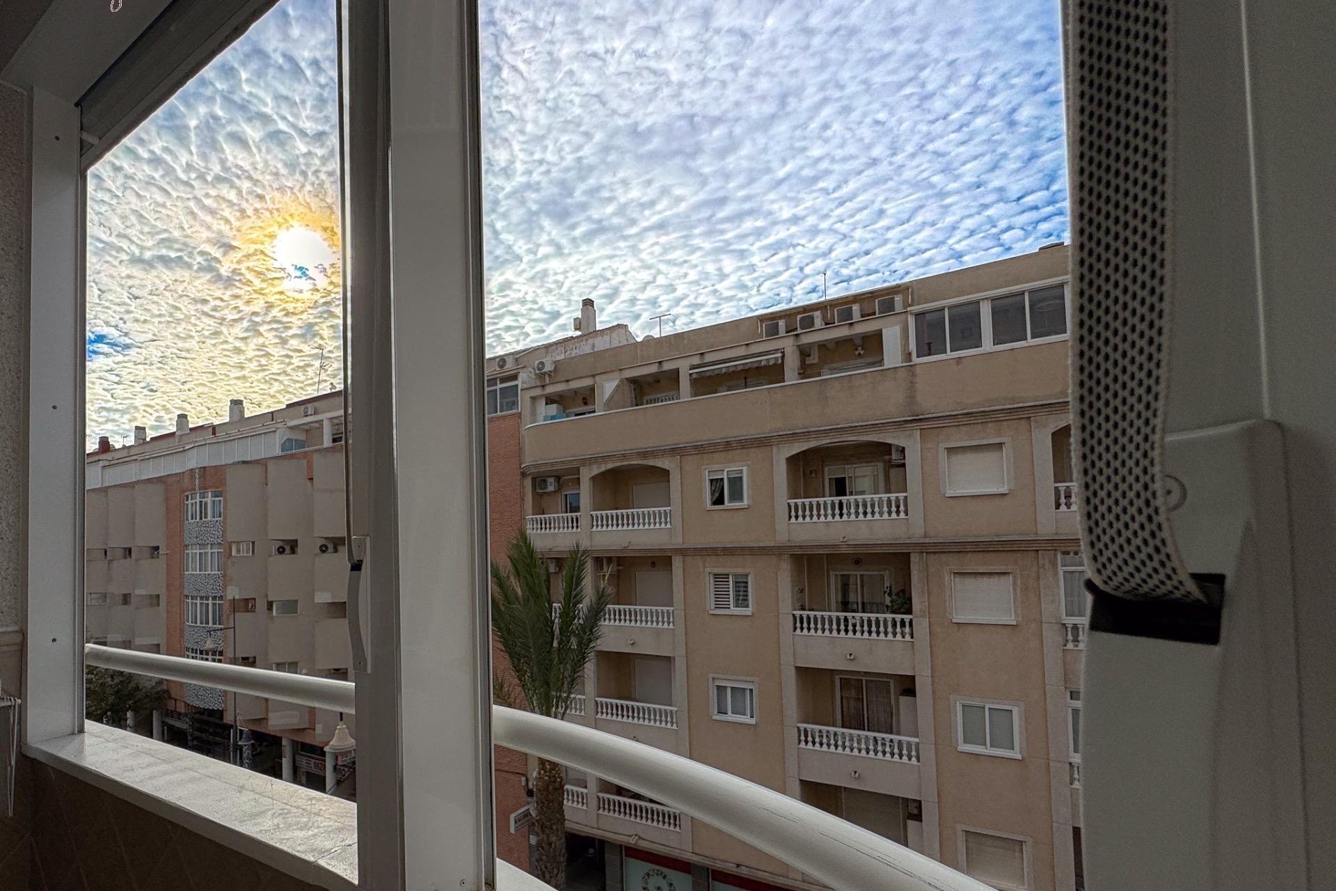 Resale - Apartment - Torrevieja - Playa del cura