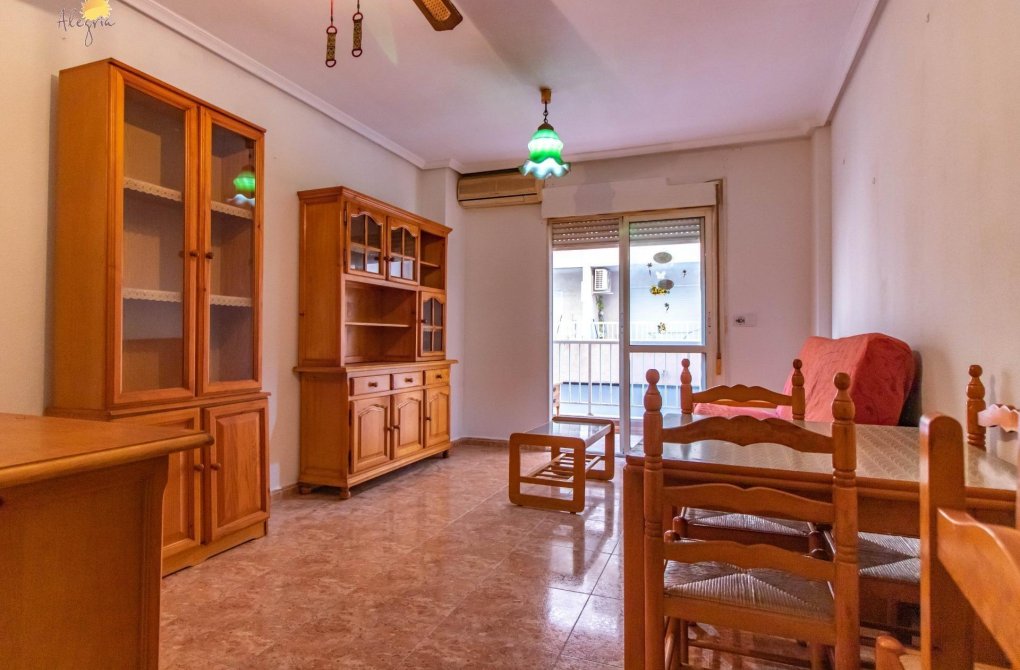 Resale - Apartment - Torrevieja - Playa del cura