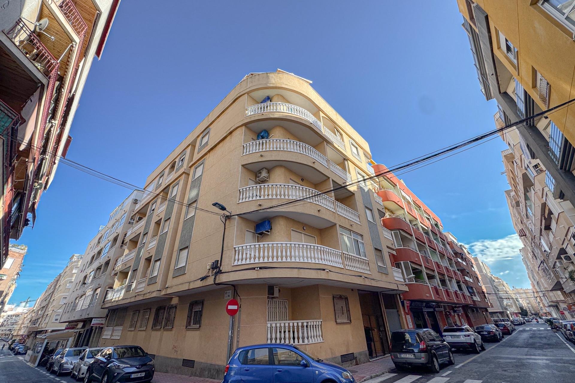 Resale - Apartment - Torrevieja - Playa del cura