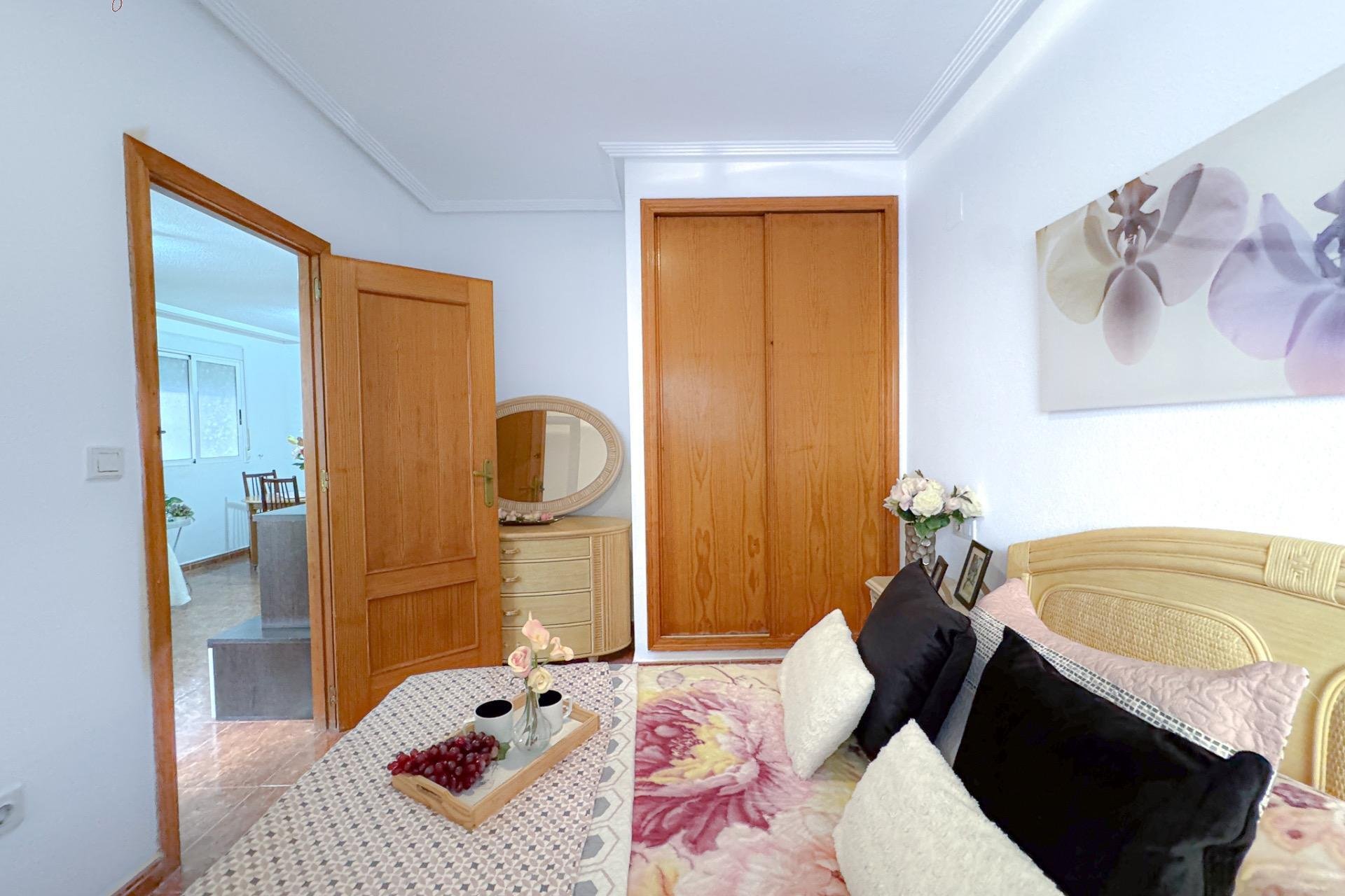 Resale - Apartment - Torrevieja - Playa del cura