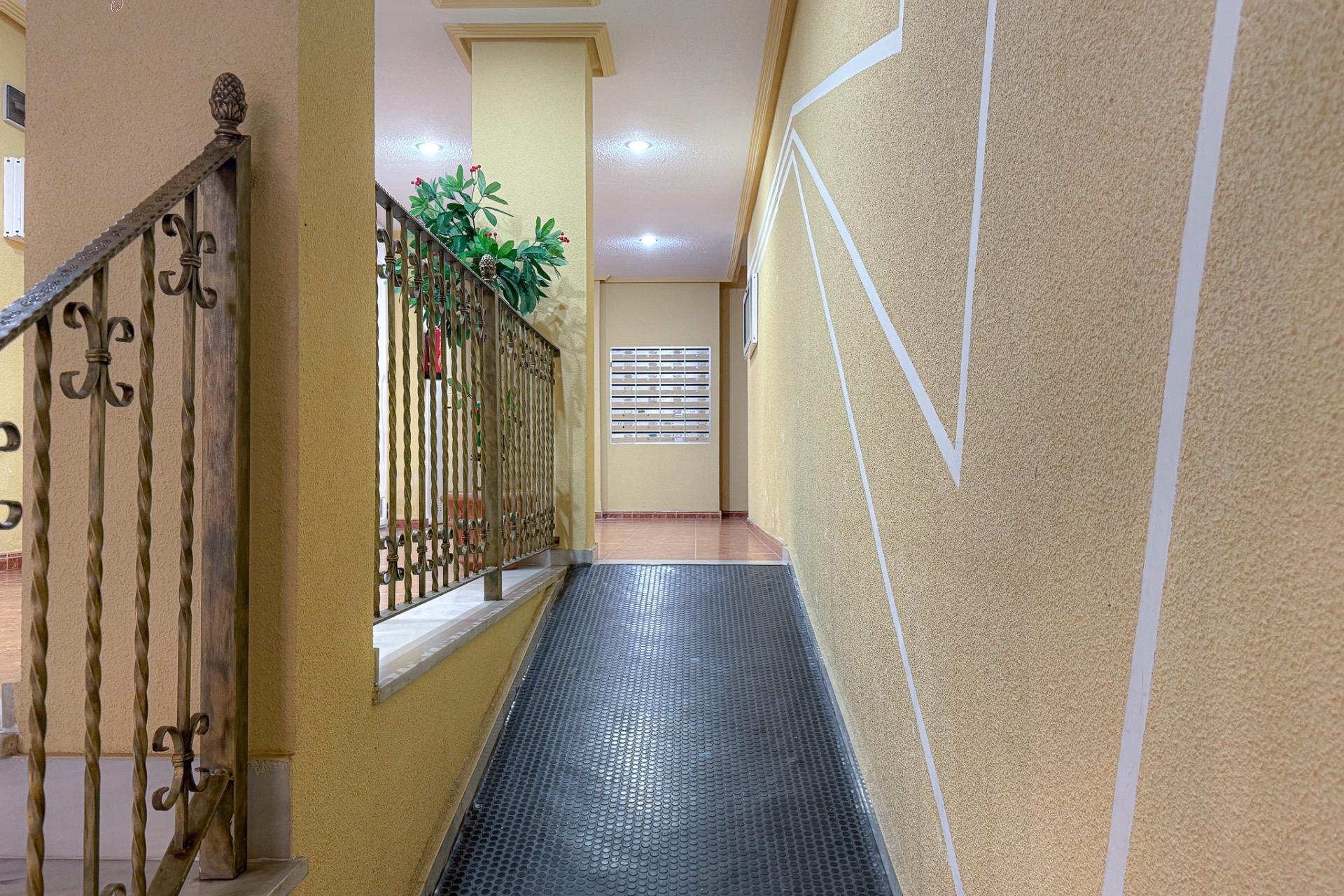 Resale - Apartment - Torrevieja - Playa del cura