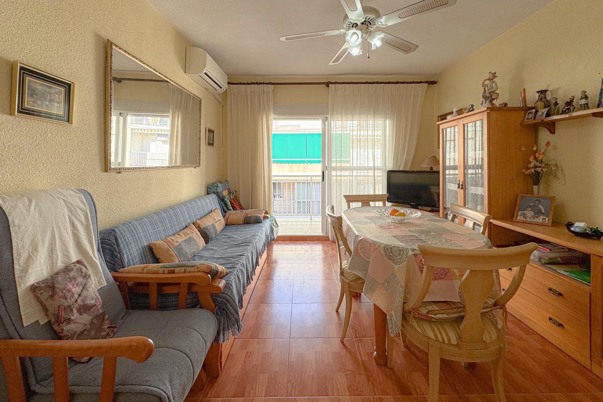 Resale - Apartment - Torrevieja - Playa del cura