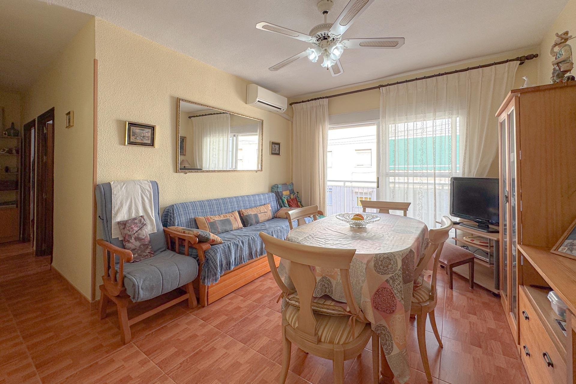 Resale - Apartment - Torrevieja - Playa del cura