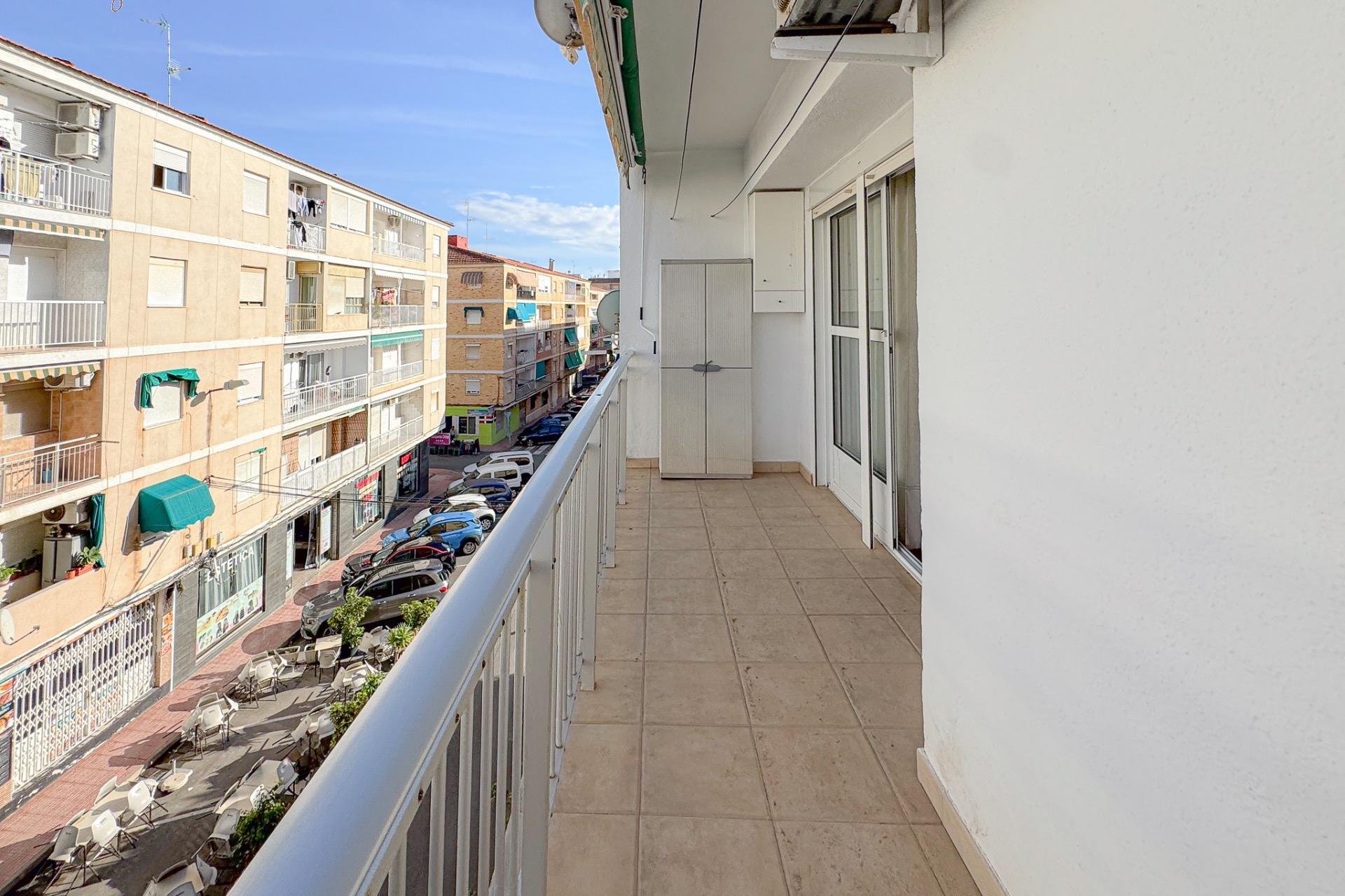 Resale - Apartment - Torrevieja - Playa del cura