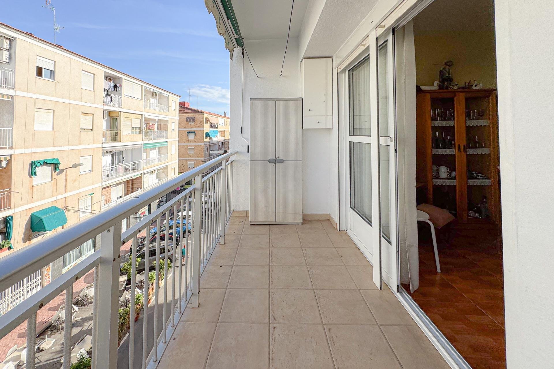 Resale - Apartment - Torrevieja - Playa del cura