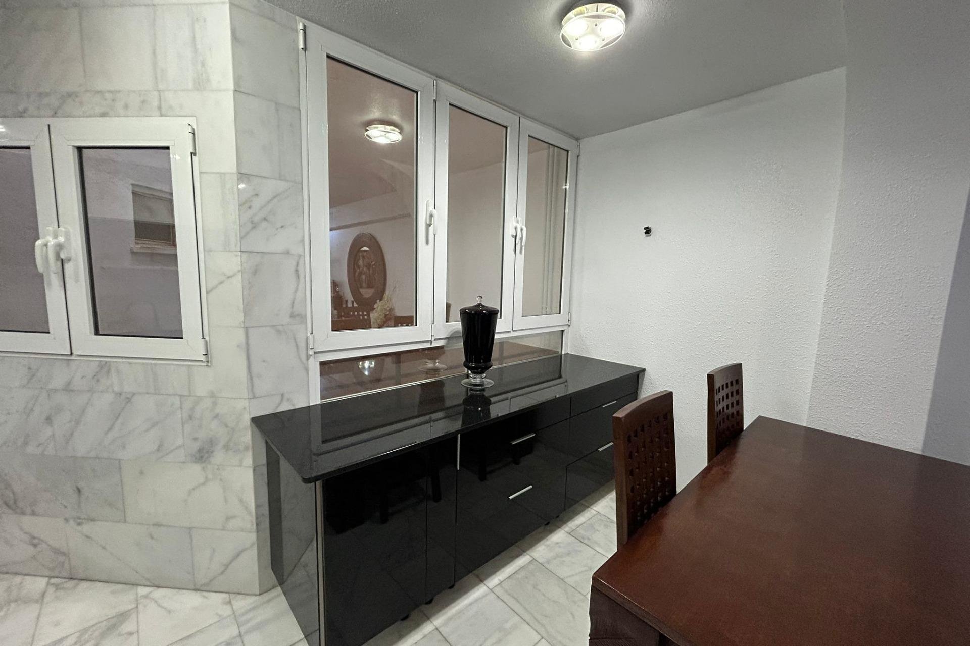 Resale - Apartment - Torrevieja - Playa del cura