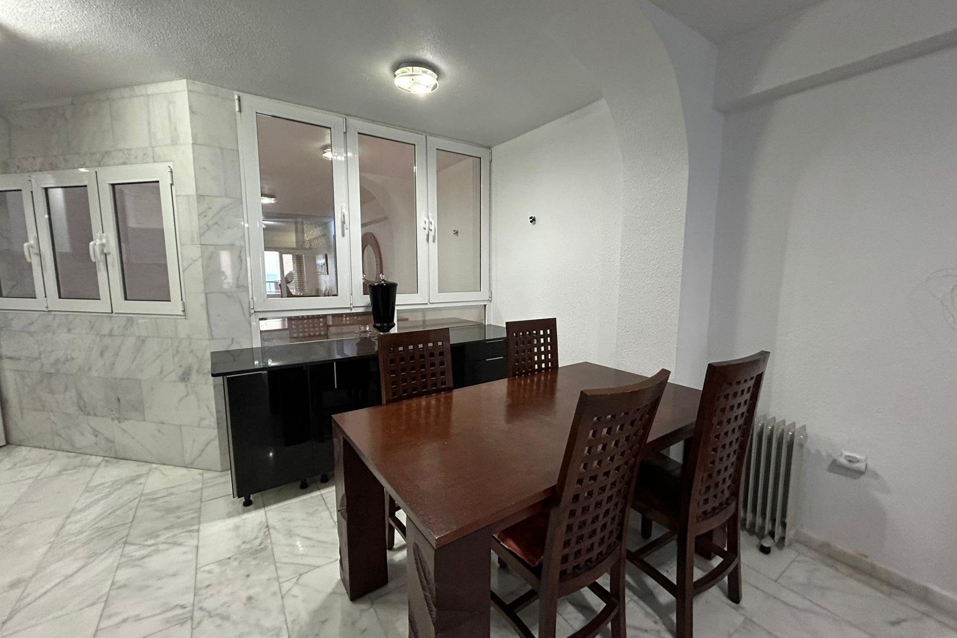 Resale - Apartment - Torrevieja - Playa del cura