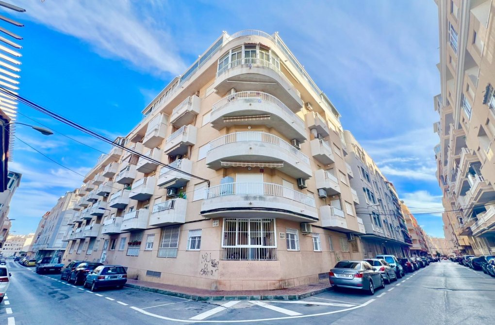 Resale - Apartment - Torrevieja - Playa del cura