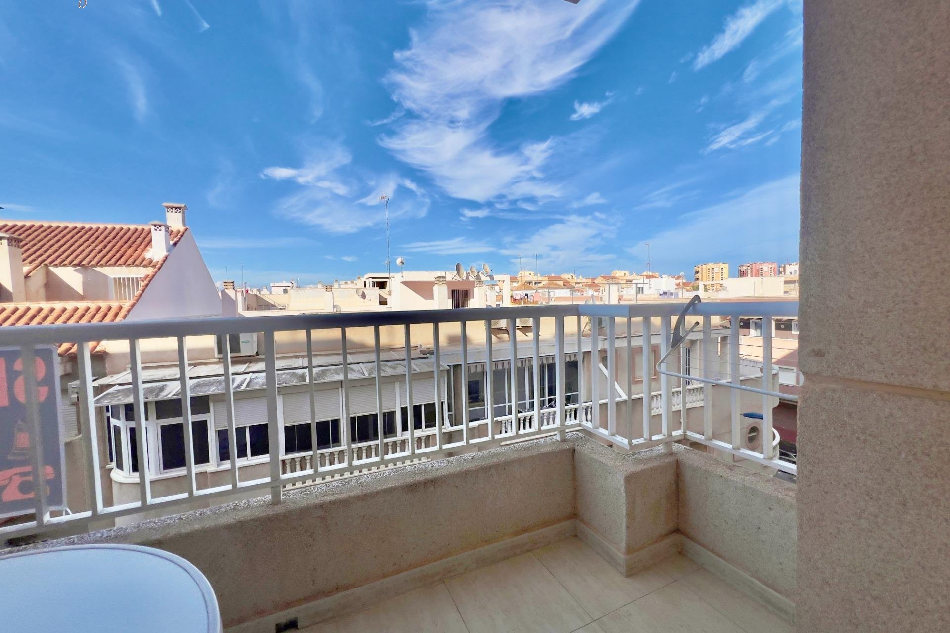 Resale - Apartment - Torrevieja - Playa del cura