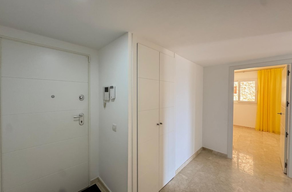 Resale - Apartment - Torrevieja - Punta prima
